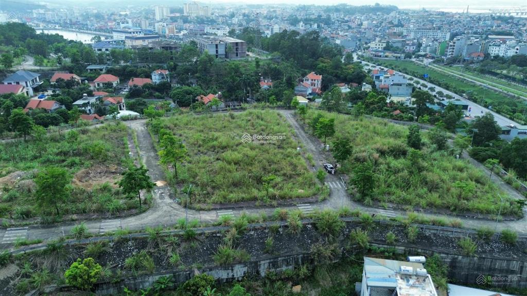 Bán đất nền tại biệt thự đồi thủy sản, diện tích 332m2 giá rẻ nhất thị trường