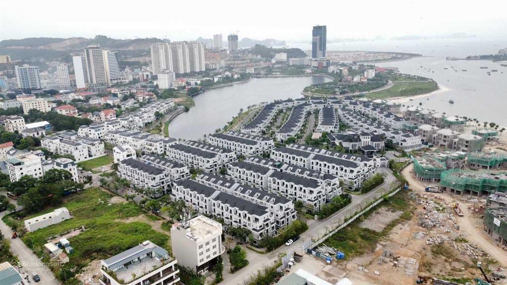 Chính chủ cần bán cắt lỗ căn hộ shophouse dự án grand bay townhouse hạ long chỉ 9 tỷ