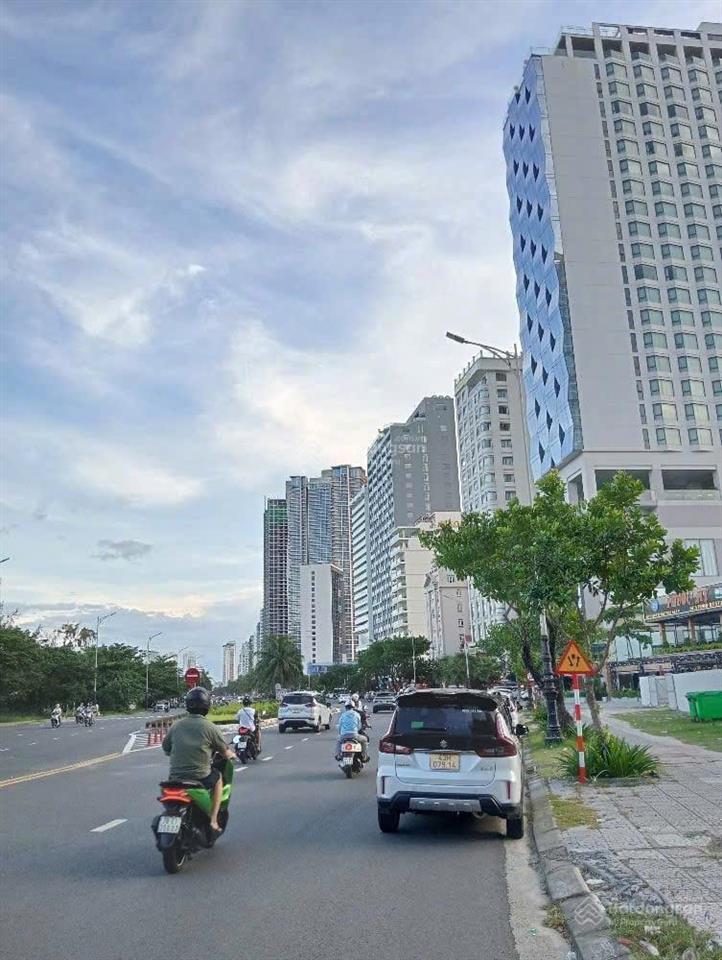 Chủ hạ sốc 4 tỷ, bán nhanh 1 cặp mặt phố đường 10.5m nguyễn sáng, ngay góc chu huy mân.