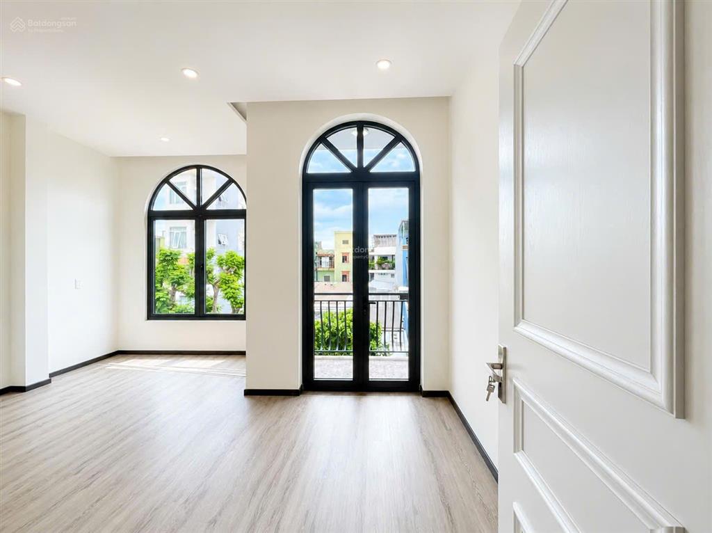Trung tâm mới của tp đà nẵng  3 tầng mới đẹp  mặt phố võ như hưng  view pháo hoa  biển mỹ khê