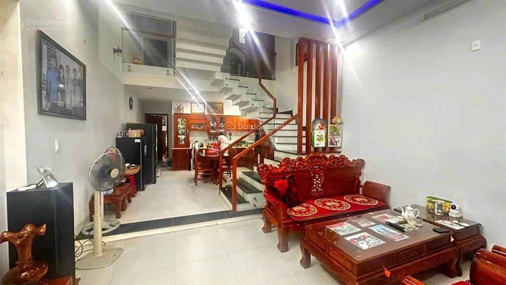 Cho thuê nhà 3 tầng đẹp, sạch sẽ ở ngay  nước mặn 2, gần công viên xuân quỳnh  nam việt á