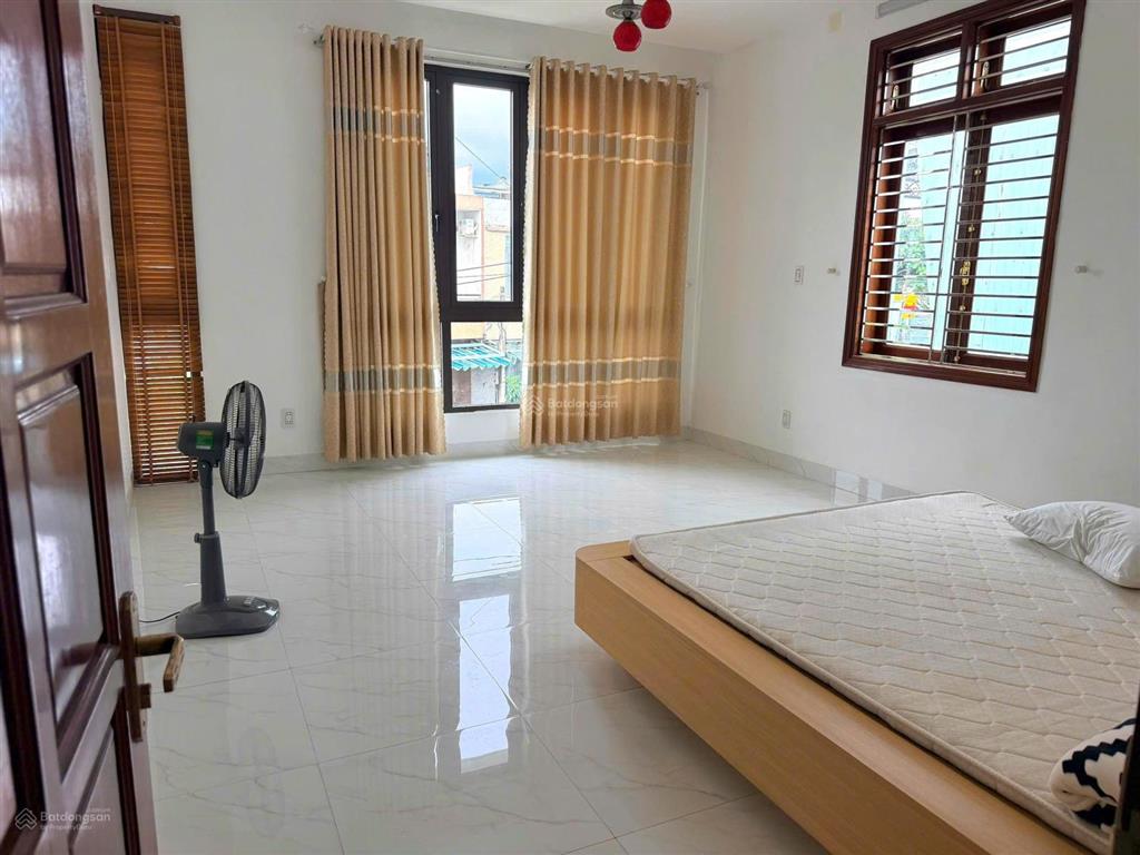 Cho thuê nhà nguyên căn mới đẹp, full nội thất3 tầng mt trương định, bãi tắm biển mân thái, s.trà