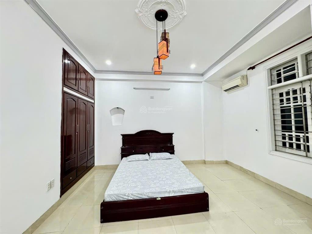 Cho thuê nhà 3,5 tầng sạch đẹp  mặt tiền đường 5m5 tống phước phổ, hòa cường  cạnh quảng trường