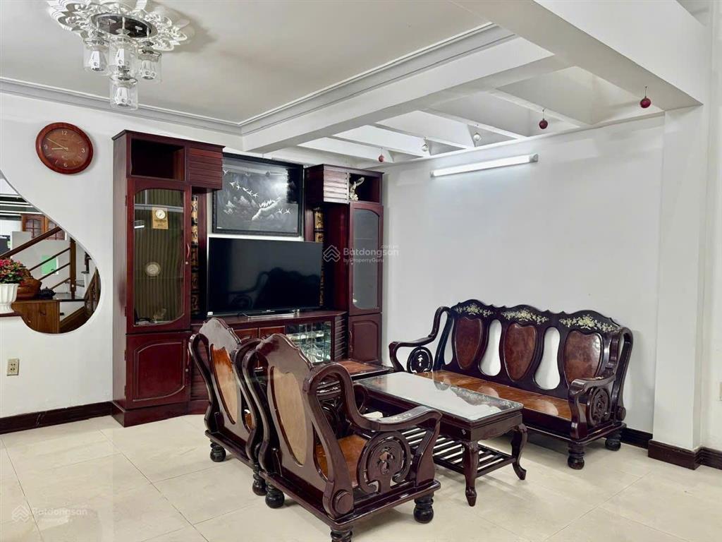 Cho thuê nhà 3,5 tầng sạch đẹp  mặt tiền đường 5m5 tống phước phổ, hòa cường  cạnh quảng trường