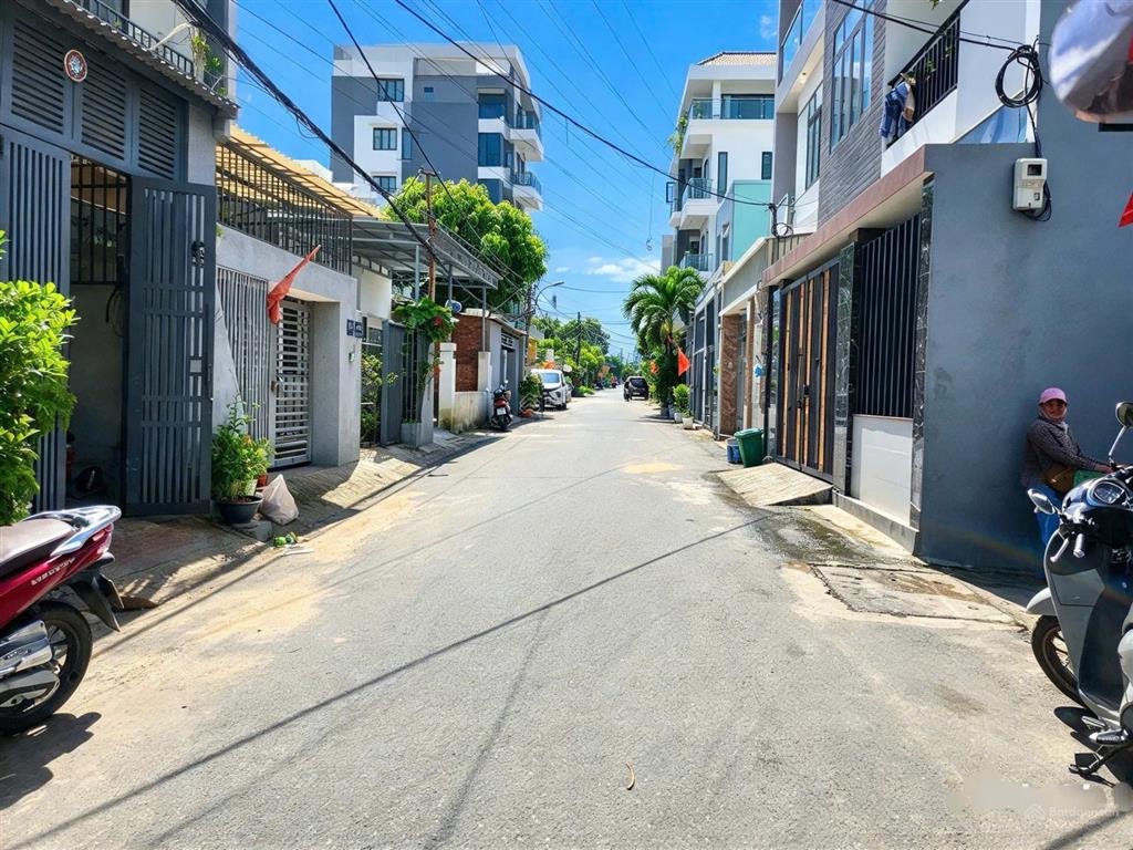 Giảm bán gấp  lô đất nhánh nguyễn văn thoại  đường ô tô cách bãi biển mỹ khê chỉ 300m 11,x tỷ