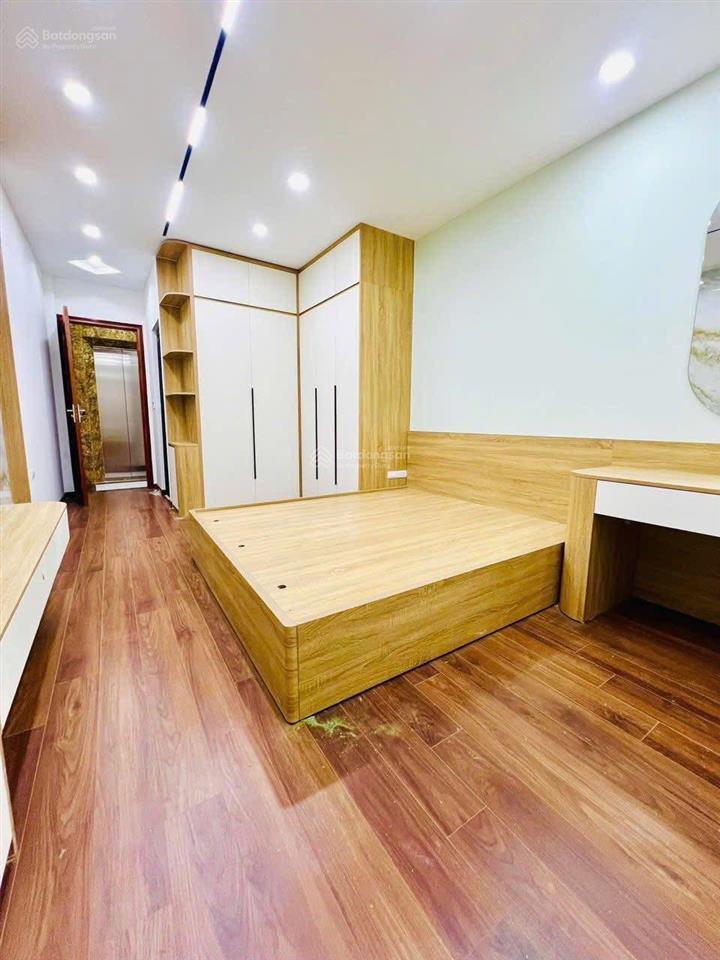 Bán nhà ngõ 133 xuân thủy trung tâm cầu giấy an sinh tuyệt vời 7 tầng thang máy, 35m giá 11.8 tỷ