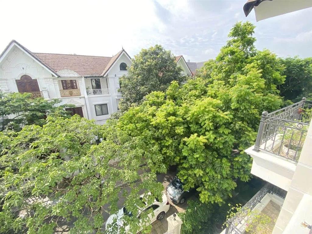 Bán biệt thự vinhomes riverside nằm khu anh đào 10 diện tích 133m xây dựng 4 tầng giá bán 61 tỷ