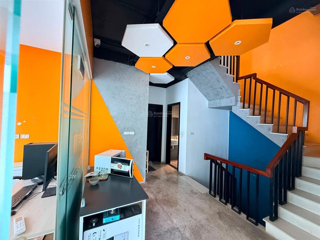 Bán biệt thư siêu vip thành phố giao lưu phạm văn đồng hồ điều hoà tiềm năng diện tích 213m giá 78