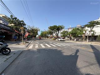 Cho thuê lô đất 2 mặt tiền hồ nghinh . khu biển .