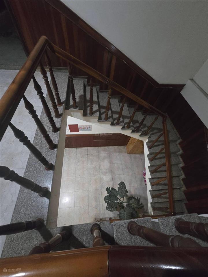 Cho thuê nhà mặt tiền trần nhân tông . sơn trà . 12 phòng .