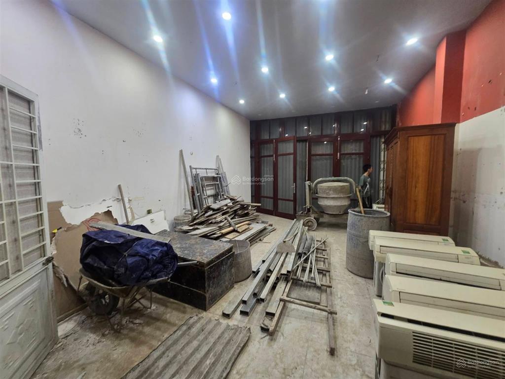 Cho thuê nhà mặt tiền trần nhân tông . sơn trà . 12 phòng .