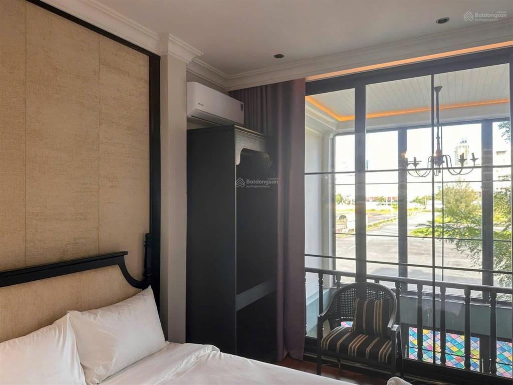 Cho thuê nhà villa ngay khu an thượng . phố tây . hồ bơi . full nội thất cao cấp
