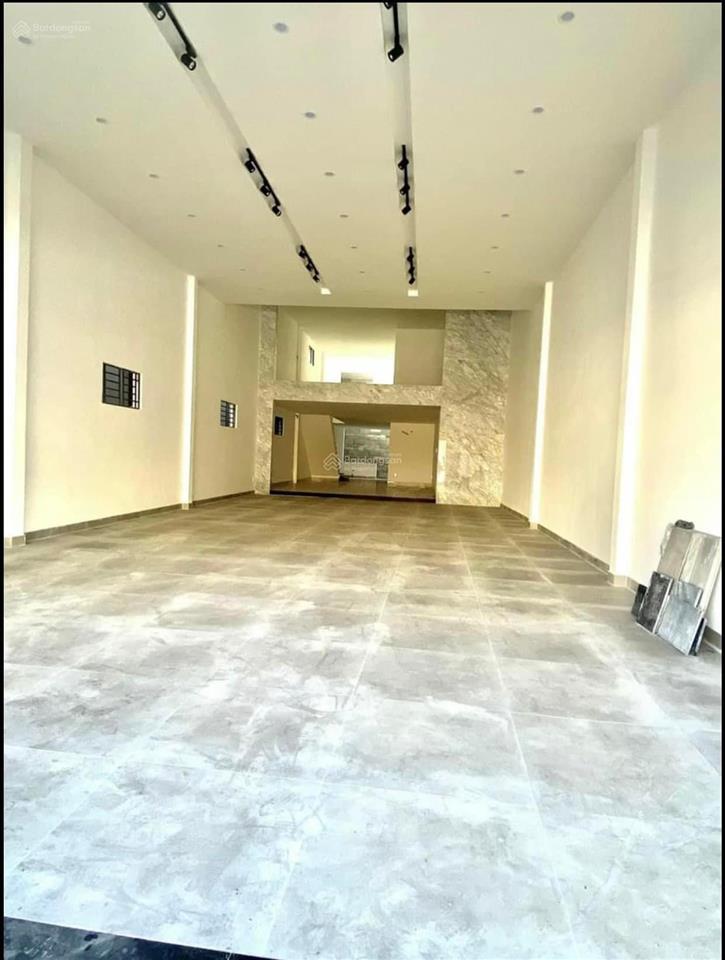Cho thuê mặt bằng hoàng diệu. 230 m2. ngang 10 m