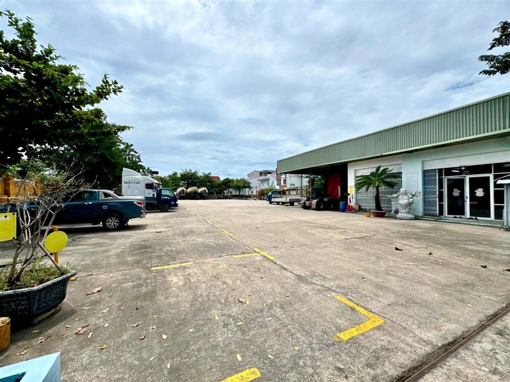 Cho thuê mặt bằng đường phạm hùng. 2900 m2