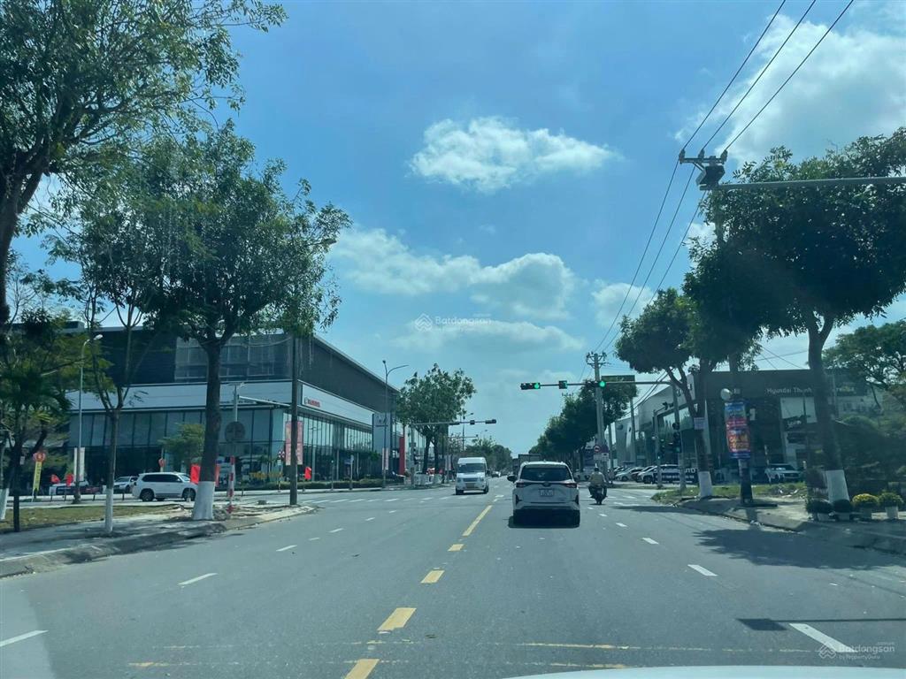 Cho thuê mặt bằng đường phạm hùng. 2900 m2