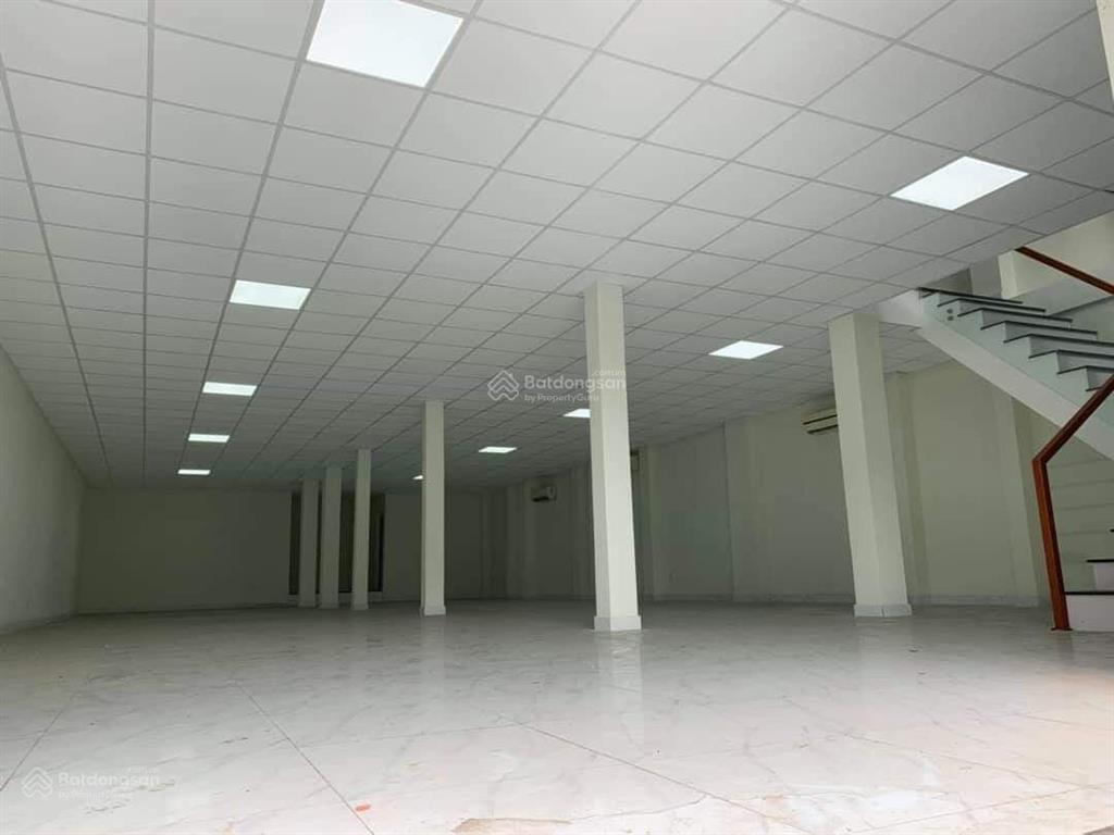 Cho thuê nhà mặt tiền nguyễn văn linh. ngang 9m. 4 tầng. trung tâm thành phố