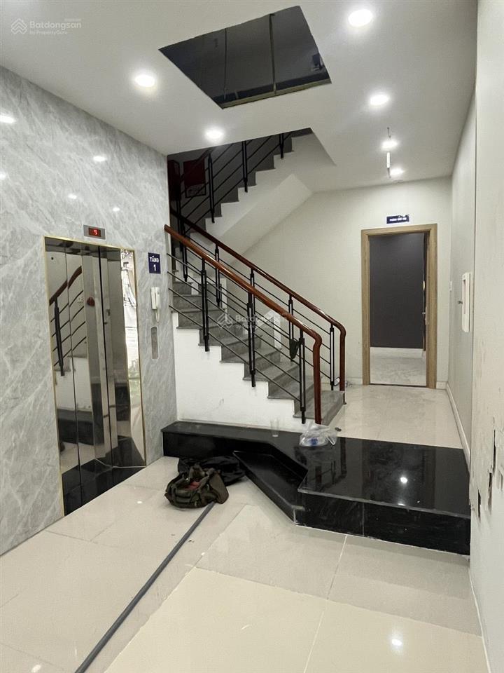 Cho thuê nhà mặt tiền nguyễn văn linh. thang máy. trung tâm thành phố