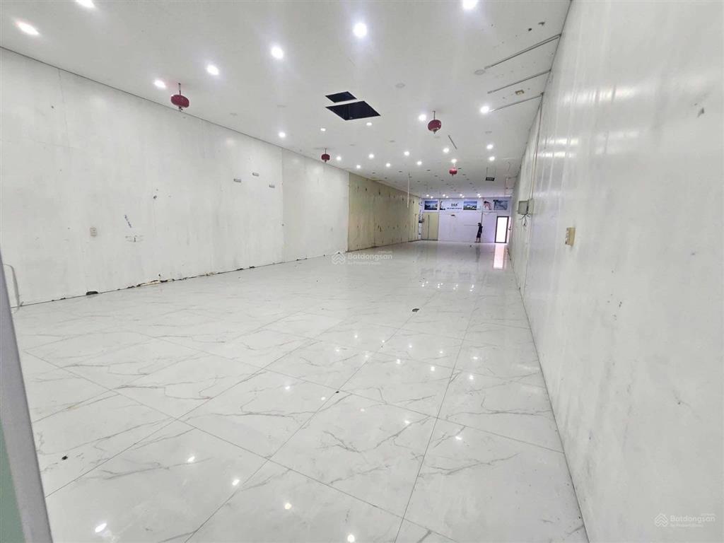 Cho thuê nhà mặt tiền nguyễn văn thoại. ngang 8m3. vị trí siêu đẹp