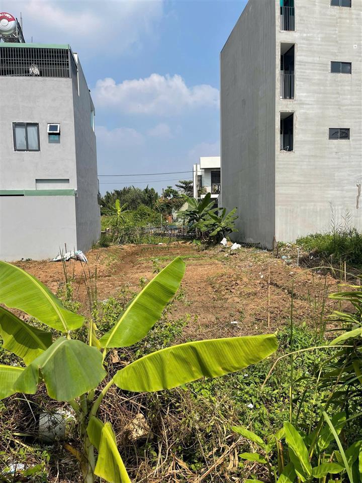 Bán đất đẹp vuông vức 80m2 hẻm 32 võ văn hát (5,37*15)