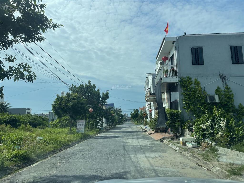 Bán nhanh lô đất dt 180m2 đường 12m kđt anh dũng 7 giá bao toàn dự án.  0975 015 ***
