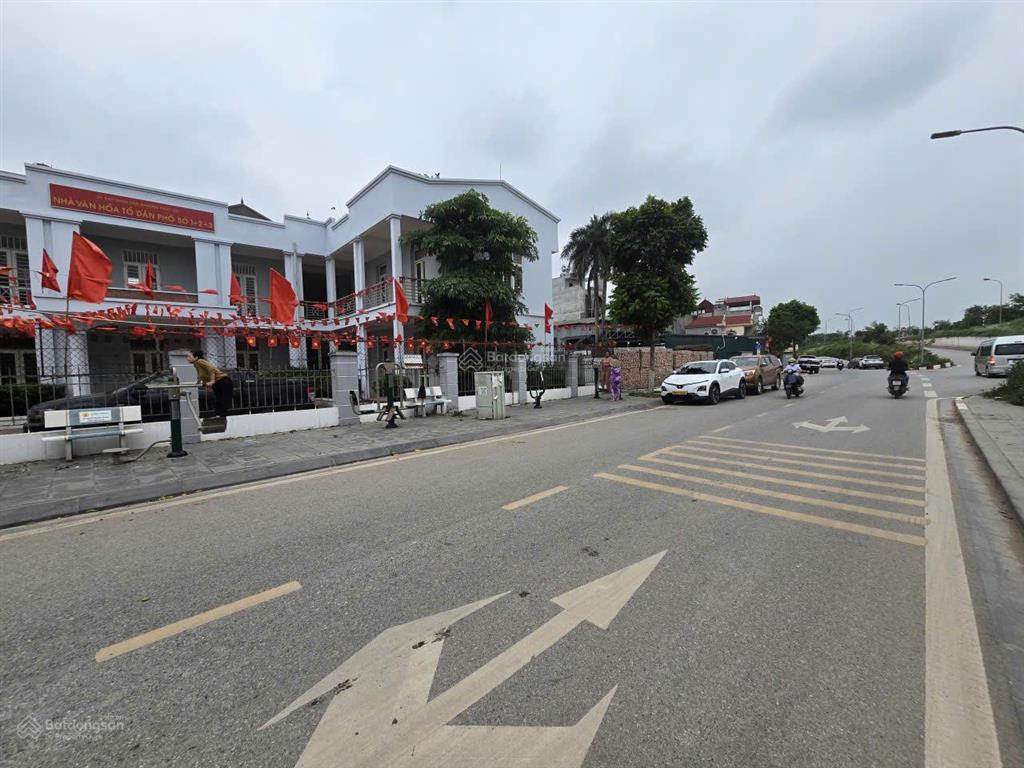Đất phúc lợi ngõ ô tô thông 56,8m. gần công viên chợ, nhà văn hóa, trường mn cấp 1, 2,3. gía 8,x tỷ