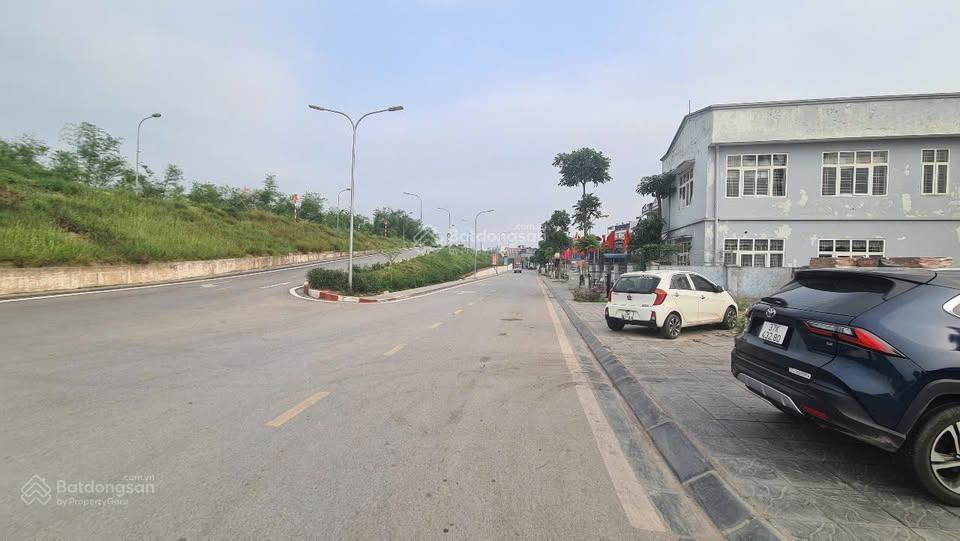 Đất phúc lợi ngõ ô tô thông 56,8m. gần công viên chợ, nhà văn hóa, trường mn cấp 1, 2,3. gía 8,x tỷ