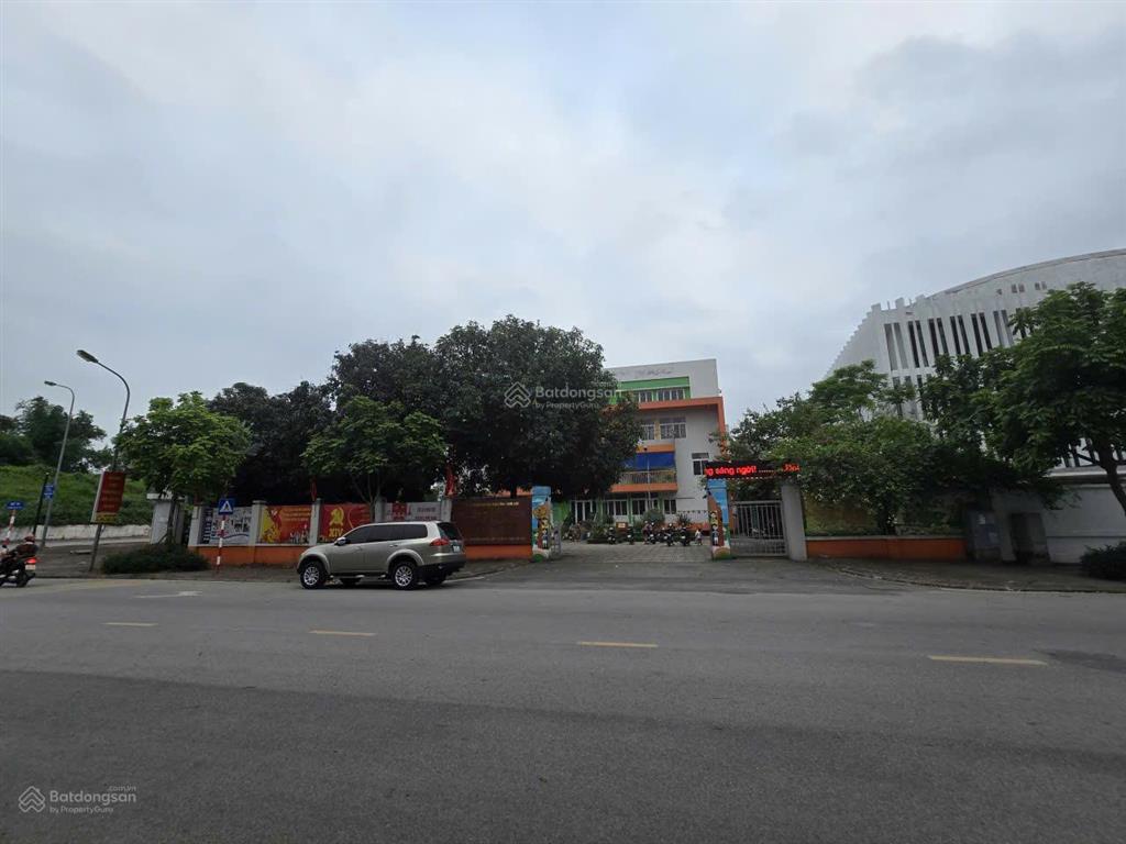 Đất phúc lợi ngõ ô tô thông 56,8m. gần công viên chợ, nhà văn hóa, trường mn cấp 1, 2,3. gía 8,x tỷ