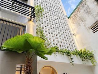 Bán nhà nguyễn văn công sát nguyễn kiệm  hạnh thông  5 tầng 5,99 tỷ.