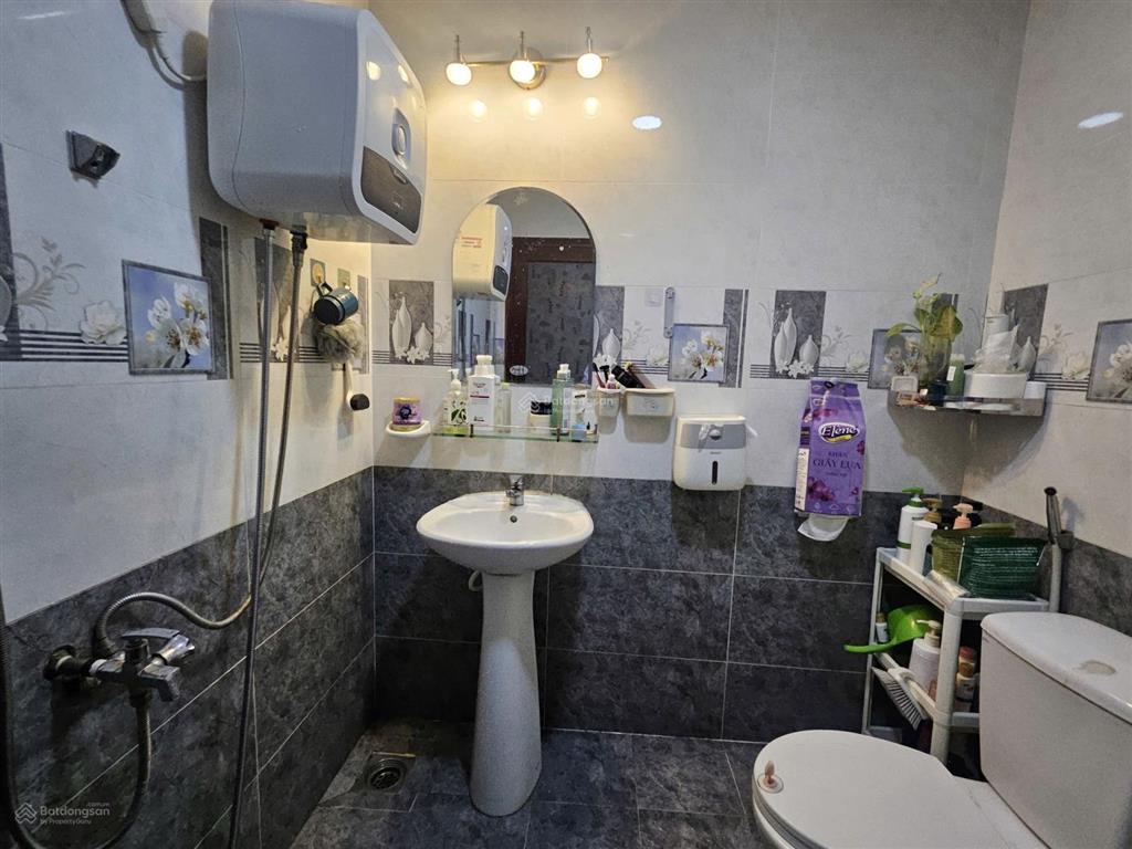Cần bán gấp căn hộ chung cư bùi tư toàn, bình tân 2pn sổ hồng riêng gần chợ trường học bệnh viện