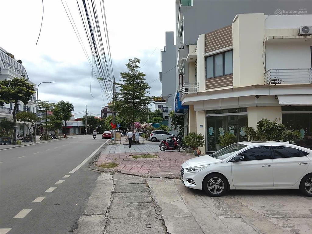 Bán nhà ô góc, mặt đường tân bình