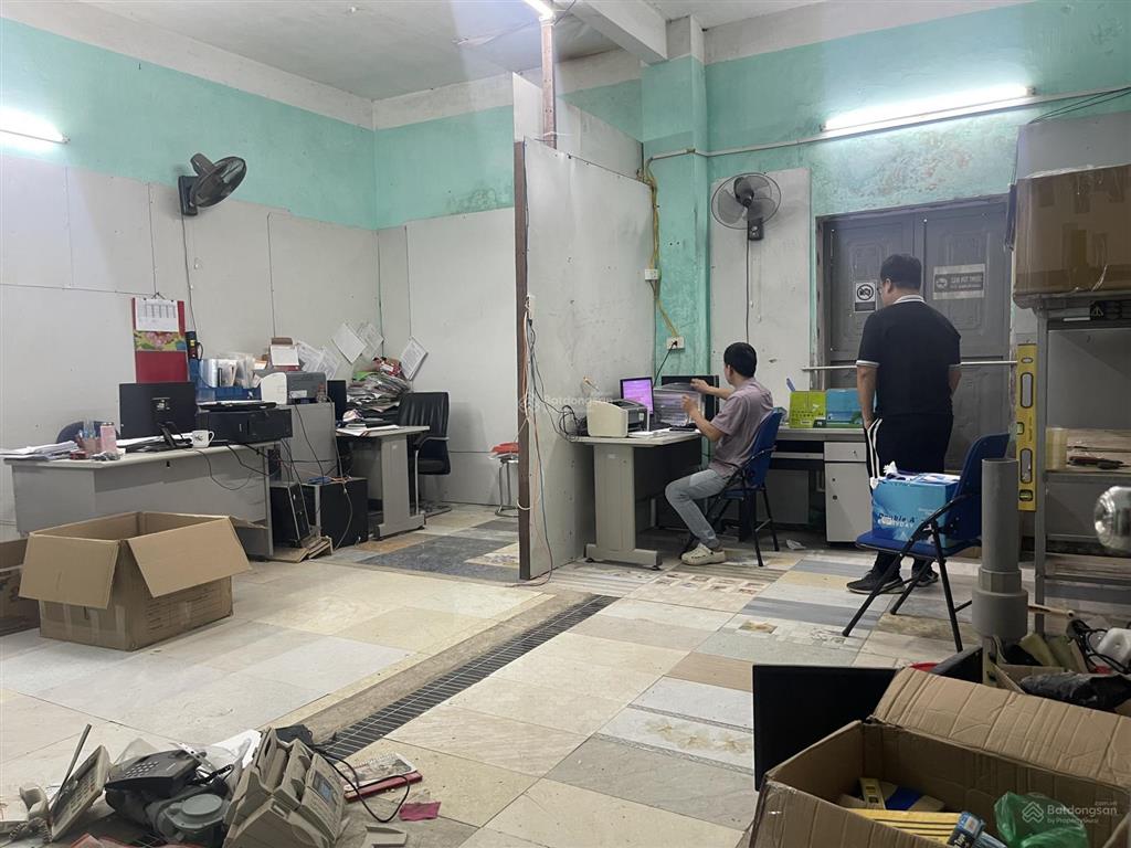 Cho thuê lô góc đông ngạc 300m dòng tiền cực tốt. diện tích 300m, lô góc cực đẹp