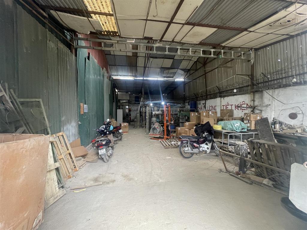 Cho thuê lô góc đông ngạc 300m dòng tiền cực tốt. diện tích 300m, lô góc cực đẹp
