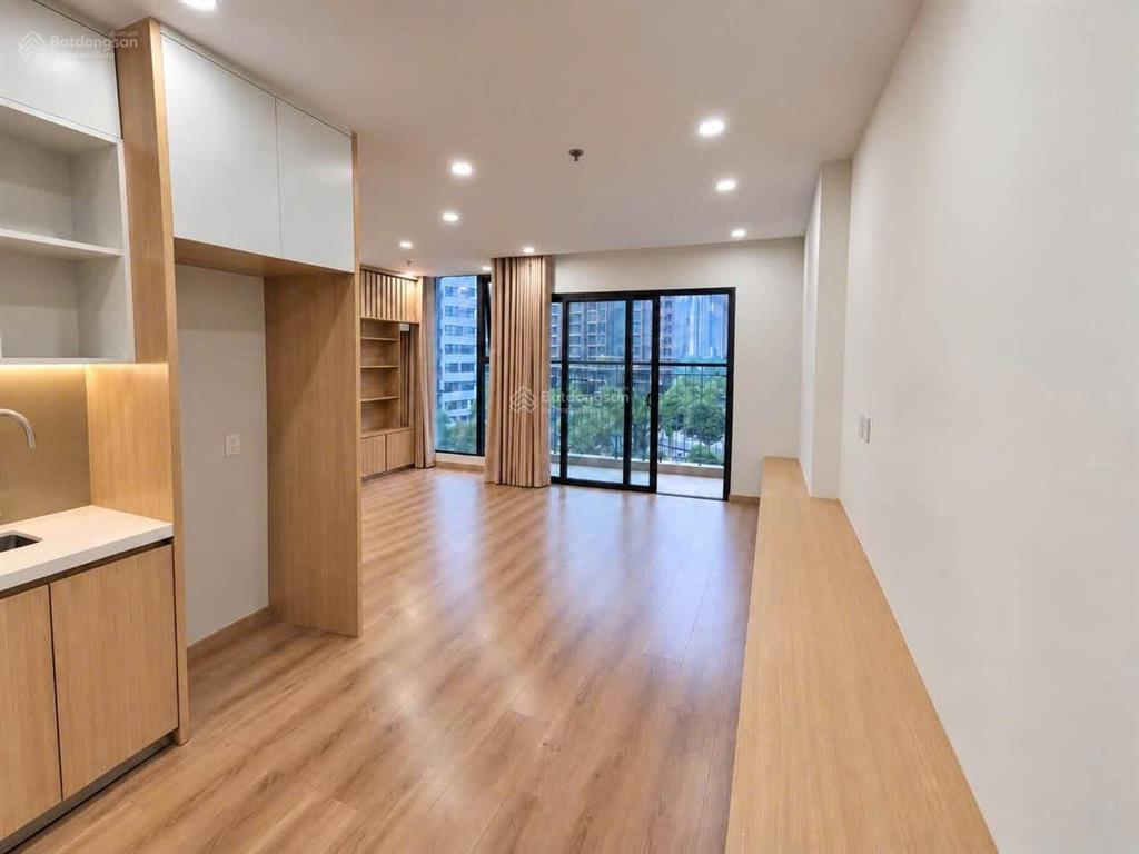 Quá rẻ cho căn 2n+ 64m2 i1 vinhomes smart city giá 4,4 tỷ
