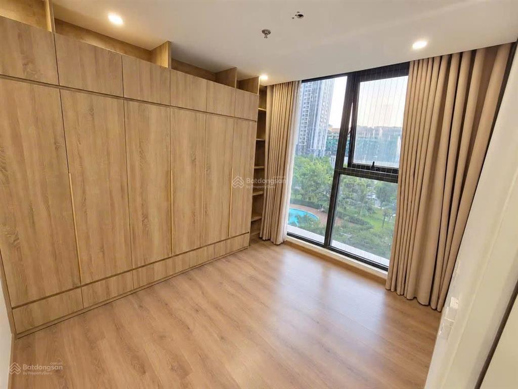 Quá rẻ cho căn 2n+ 64m2 i1 vinhomes smart city giá 4,4 tỷ