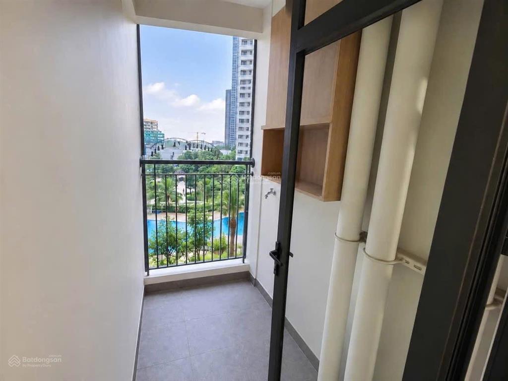 Quá rẻ cho căn 2n+ 64m2 i1 vinhomes smart city giá 4,4 tỷ