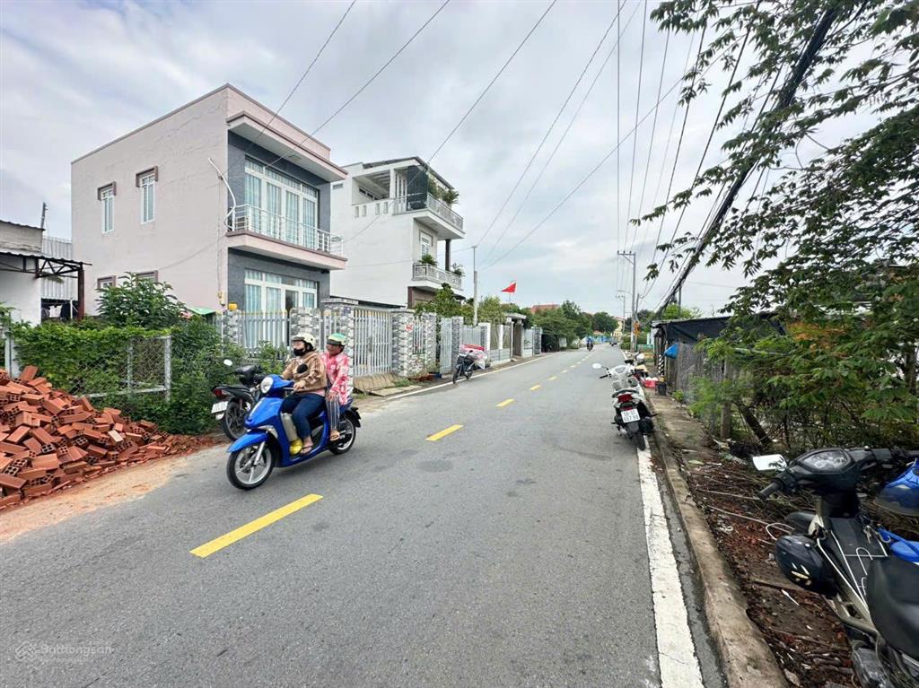 Bán đất thổ cư mặt tiền nguyễn văn mạnh  long hòa (gần vin lấn biển), 405m2 gần chợ và trường học