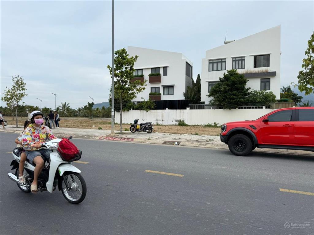 Chuyên (hàng hiếm )siêu phẩm biệt thự ven sông tắc view sông giá tốt nhất thị trường