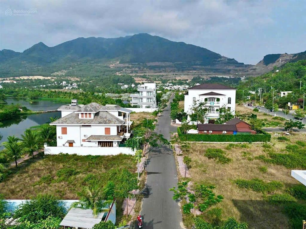 Hàng hiếm khó tìm view trực diện sông tắc  giá 38 triệu/m2  giá hời kđt ven sông tắc
