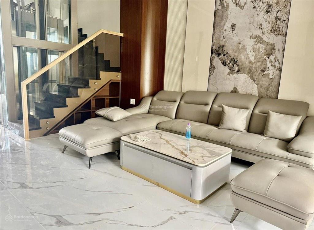 Nhà mới 100%có thang máythiết kế sang trọngan ninh đa lớpgiá thuê 30 triệu/tháng