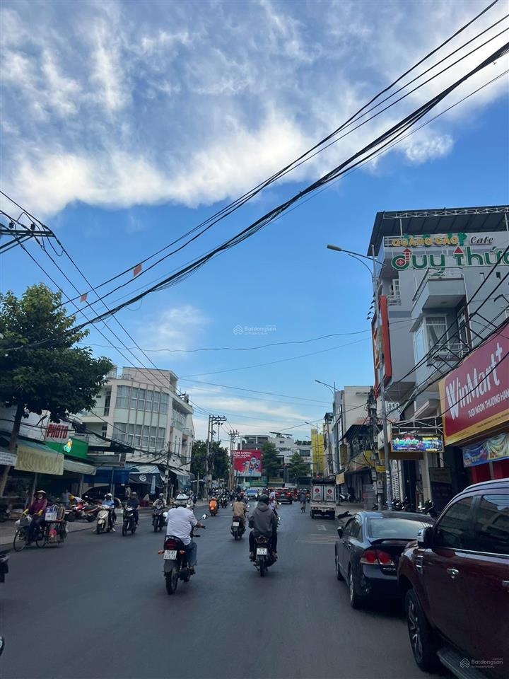Cần bán gấp  giá cực tốt  ngang 8m  xây được hầm  đường số 3 trục chính trong kđt hà quang 1