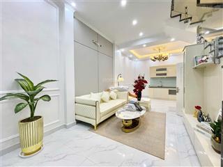 C.h.o t.h.u.ê nhà tại văn cao mới tinh , 50m2, 4 tầng, 4 ngủ full 9 triệu0912 473 ***