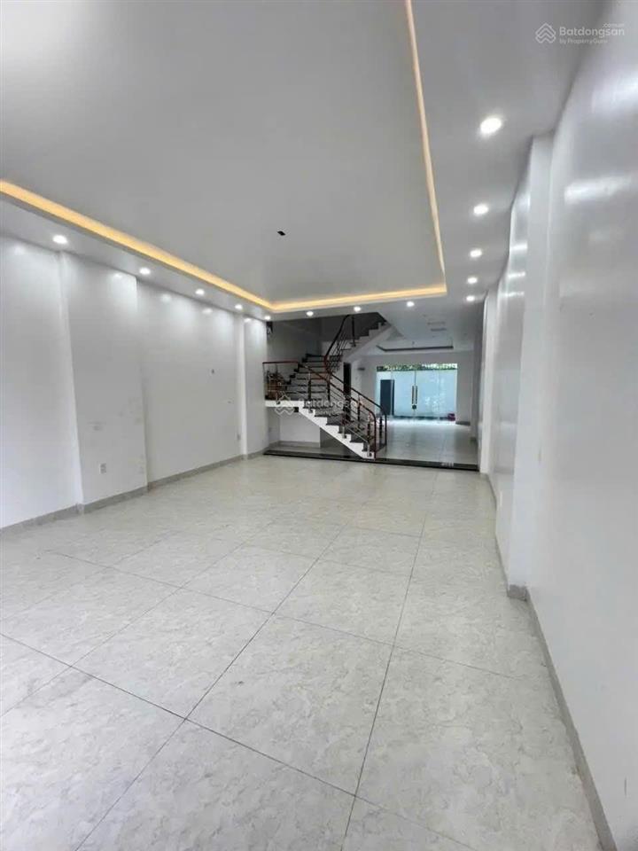 Cho thuê nhà mặt đường quán nam, 100m2, 5 tầng 6 ngủ, 21tr0912 473 ***