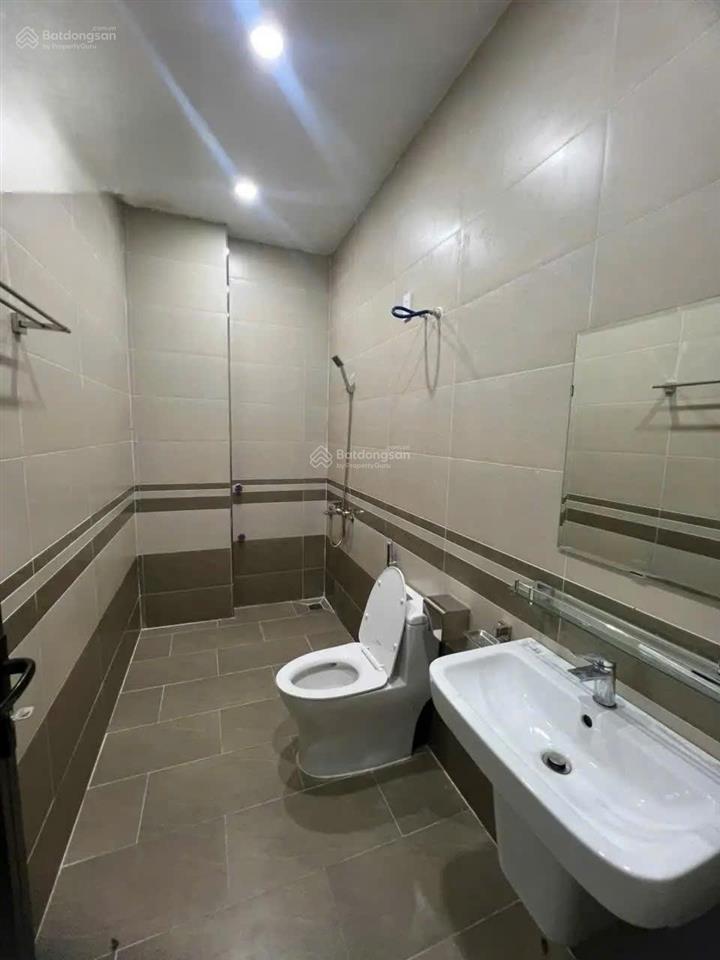 Cho thuê nhà mặt đường quán nam, 100m2, 5 tầng 6 ngủ, 21tr0912 473 ***