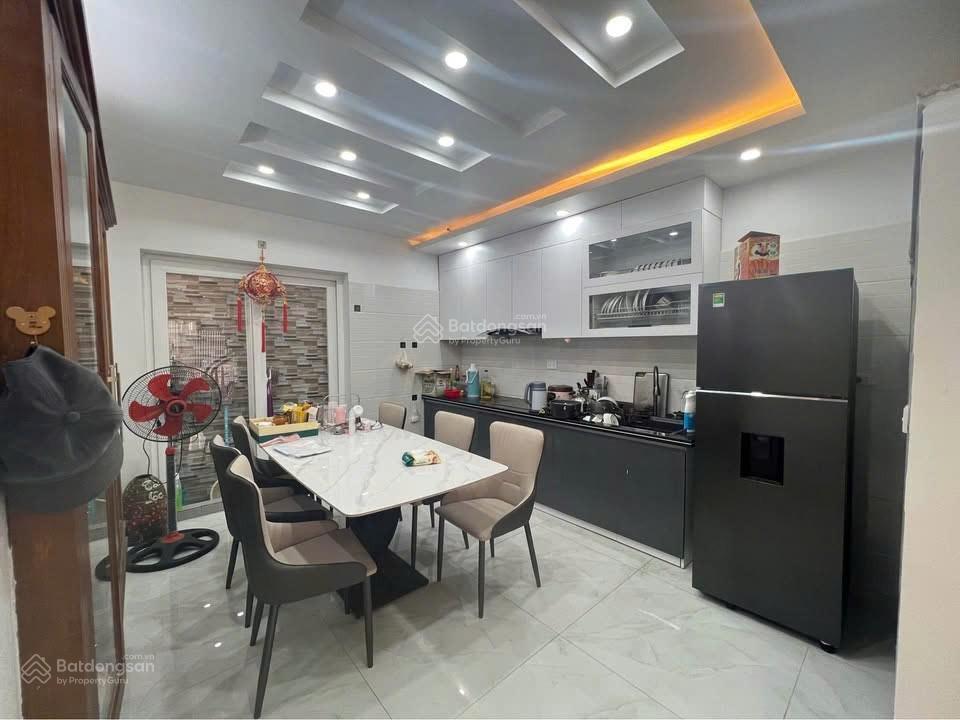 Cho thuê nhà khu vực văn cao, 50m2, 4 tầng, 4 ngủ full 10 triệu/th  0912 473 ***