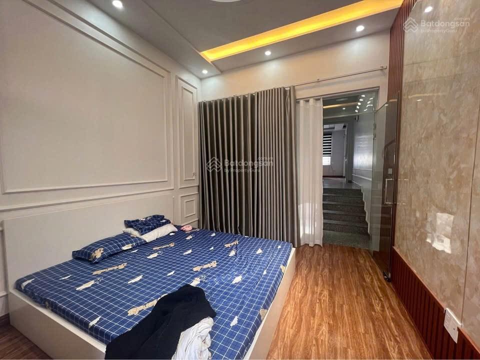 Cho thuê nhà khu vực văn cao, 50m2, 4 tầng, 4 ngủ full 10 triệu/th  0912 473 ***