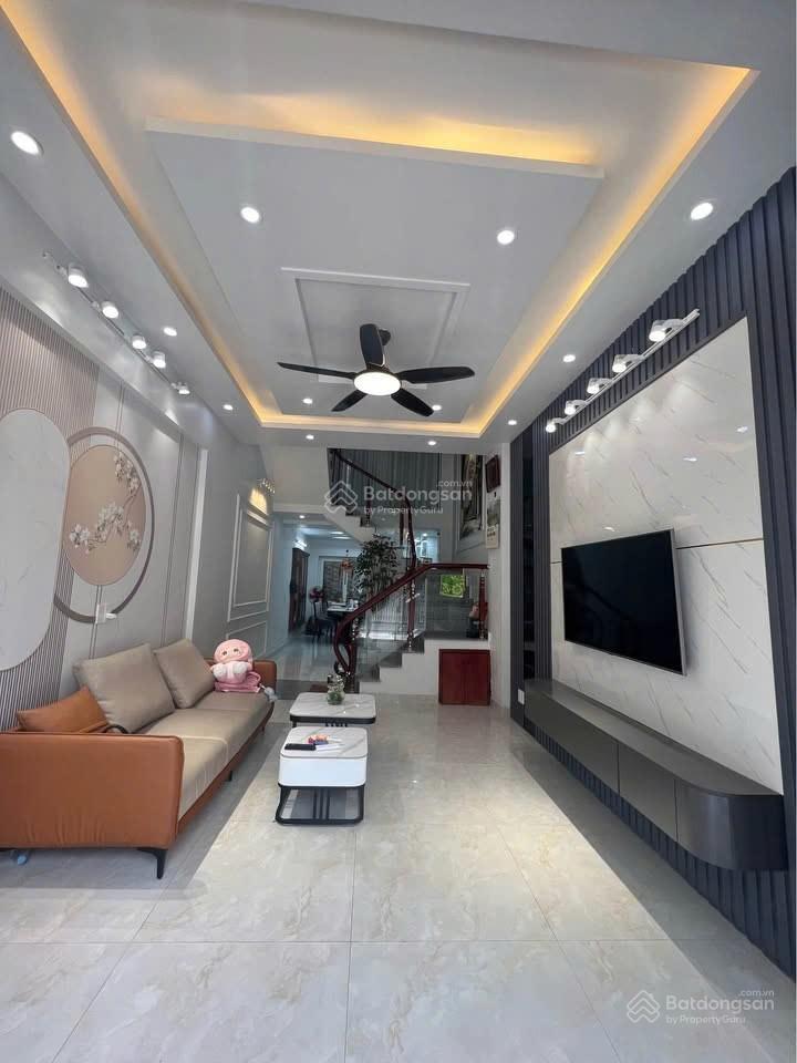 Cho thuê nhà khu vực văn cao, 50m2, 4 tầng, 4 ngủ full 10 triệu/th  0912 473 ***