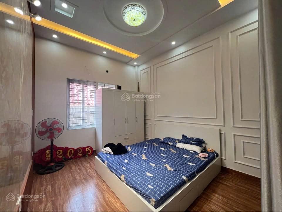 Cho thuê nhà khu vực văn cao, 50m2, 4 tầng, 4 ngủ full 10 triệu/th  0912 473 ***