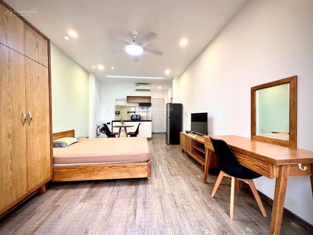 Chính chủ cho thuê căn hộ studio cao cấp có ban công ngay trung tâm đakao quận 1