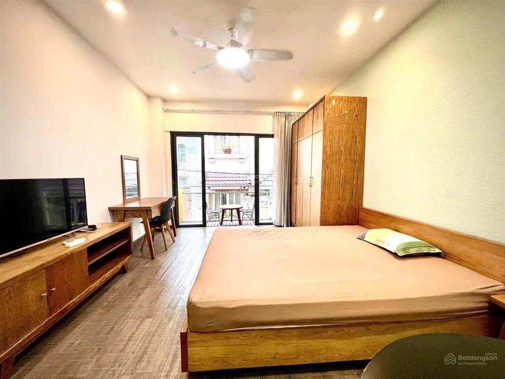 Chính chủ cho thuê căn hộ studio cao cấp có ban công ngay trung tâm đakao quận 1