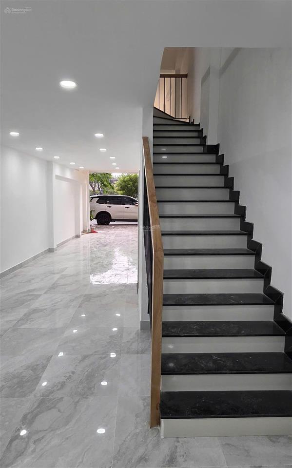 Chủ xuất cảnh bán gấp nhà hẻm xe hơi nguyễn cửu vân  5x18m 5 tầng giá 18 tỷ